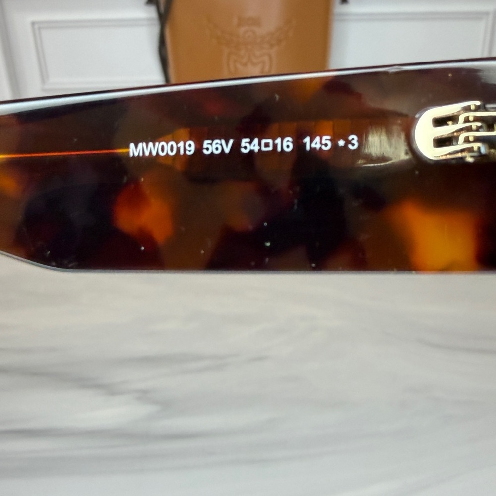 MCM Tortoise Oversized Sunglasses Brown Gradient Lens | Brand New Full Inclusion - Picture 7 of 8